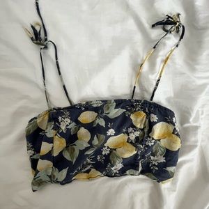 Abercrombie and Fitch cute cropped summer top with lemon print